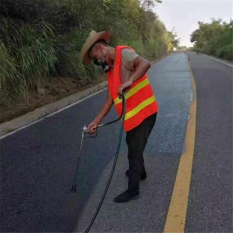 五指山 彩色防滑路面的底涂是保障路面附着力